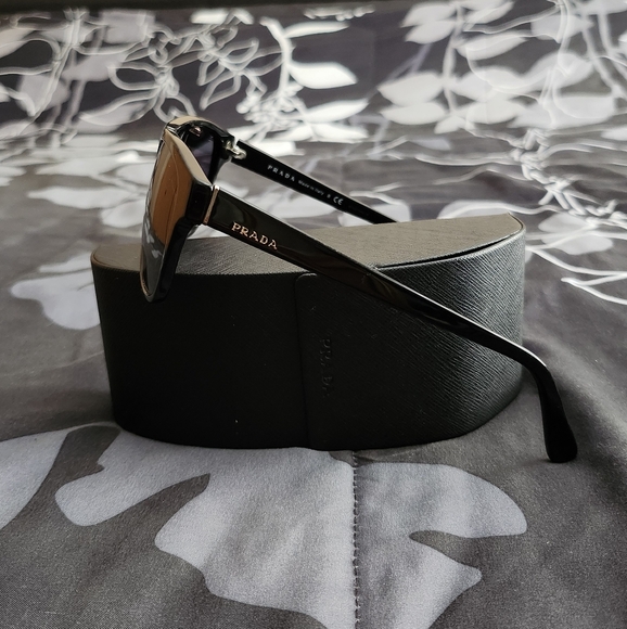 PRADA SUNGLASSES - Picture 2 of 8